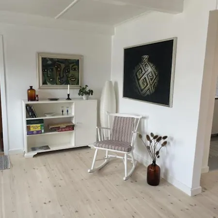 Skont Midt I Marstal. Vila